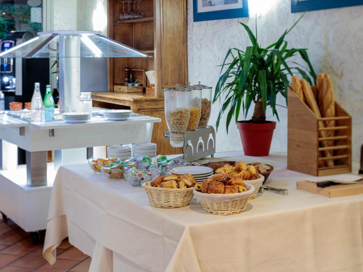 Logis Noemys Morgon Hotel 3*