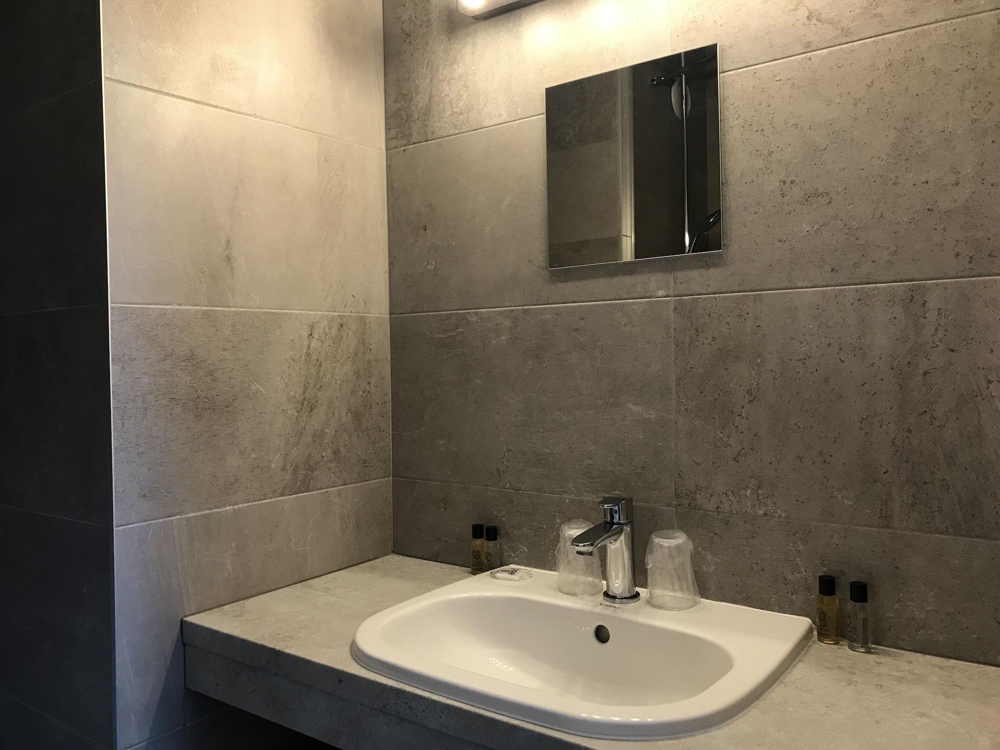 Logis Noemys Morgon Hotel