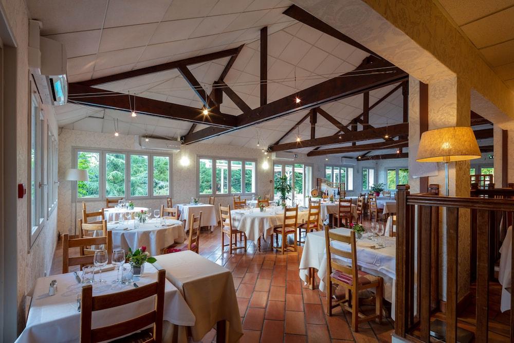 Hotel Logis Noemys Morgon 3*
