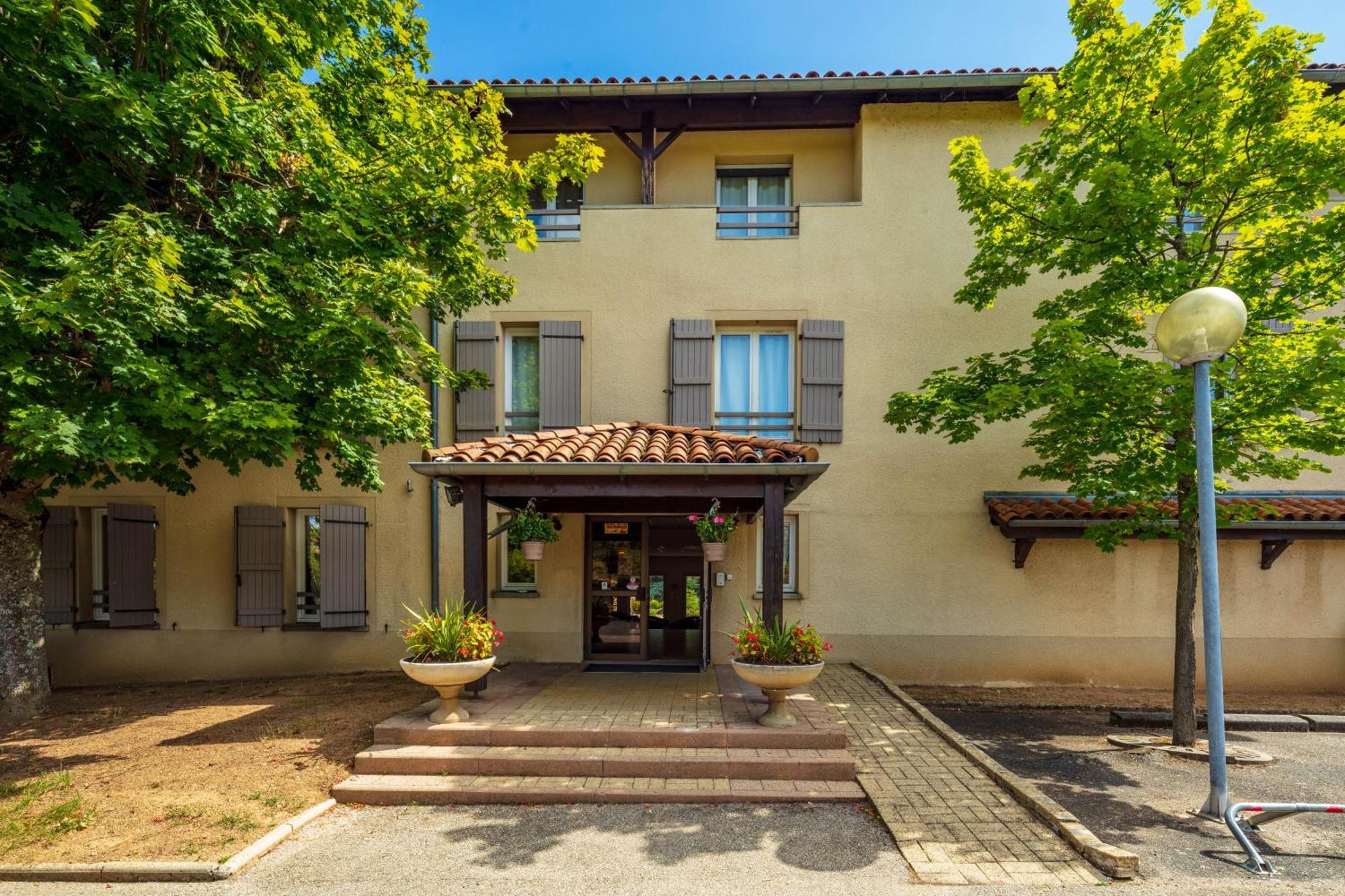 Logis Noemys Morgon Hotel